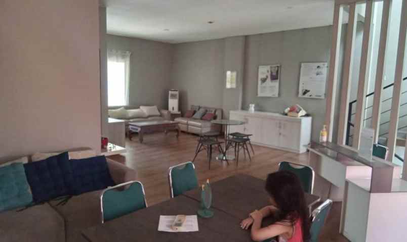 dijual rumah raffless hills cibubur