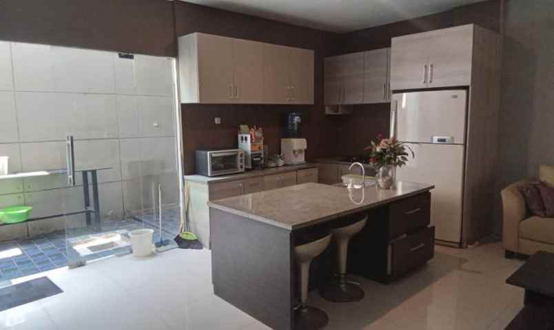 dijual rumah raffless hills cibubur