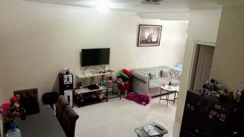 dijual rumah raflles hills