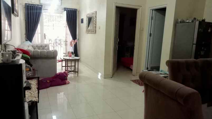 dijual rumah raflles hills