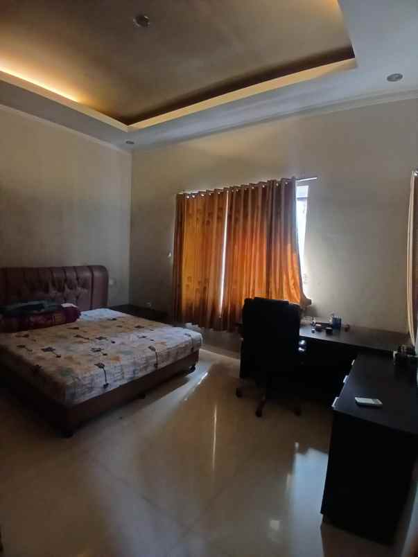 dijual rumah rawalumbu