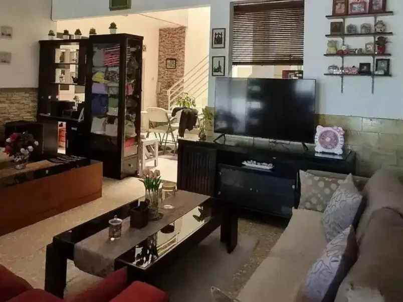 dijual rumah rawamangun