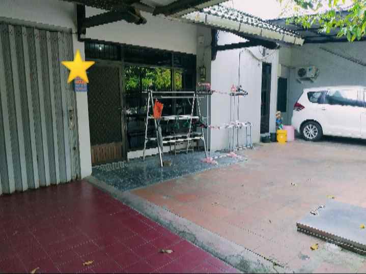 dijual rumah raya kutisari