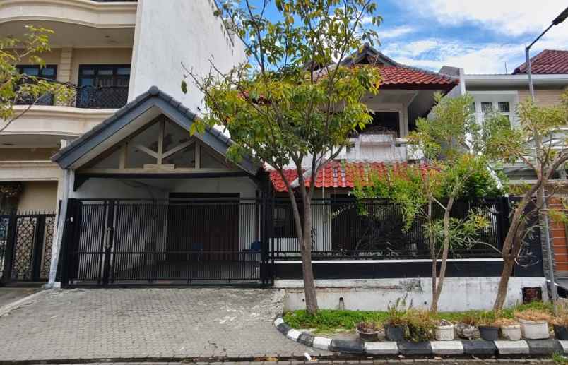 dijual rumah raya sutorejo prima