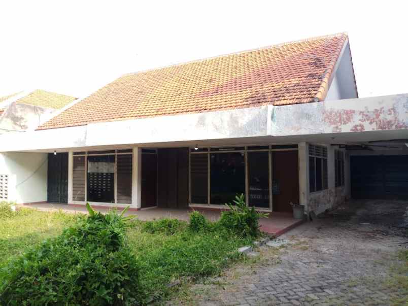 dijual rumah raya tenggilis