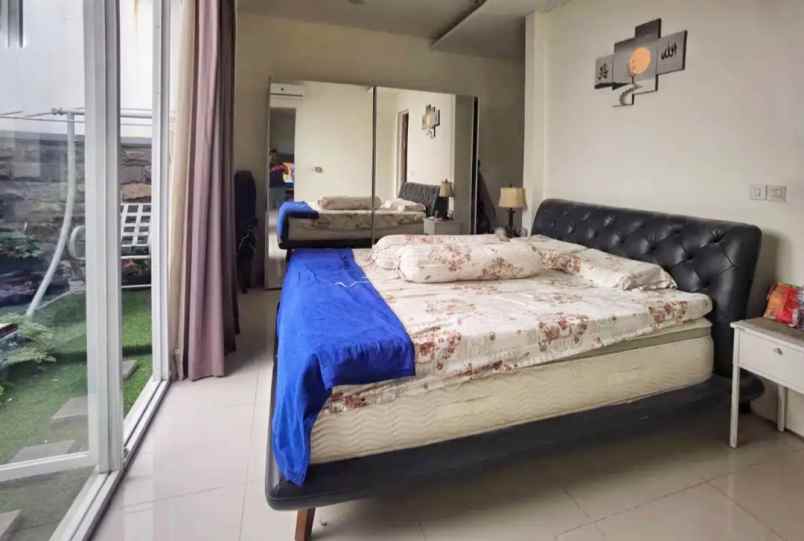 dijual rumah roya residence kel babatan