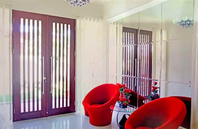 dijual rumah royal residence