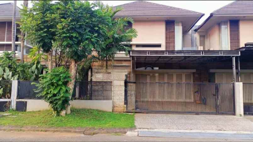 dijual rumah royal residence