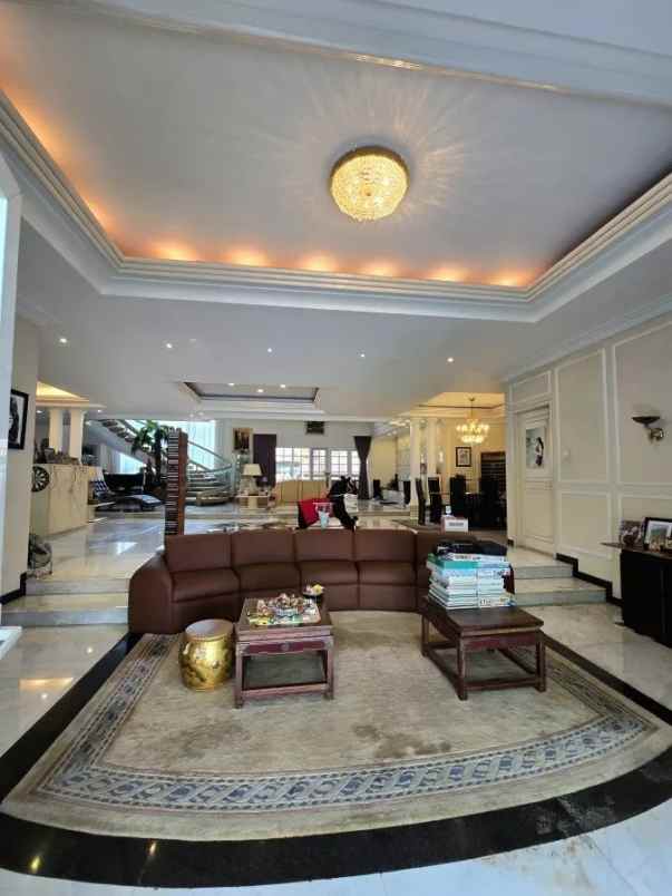 dijual rumah rumah di mega kuningan