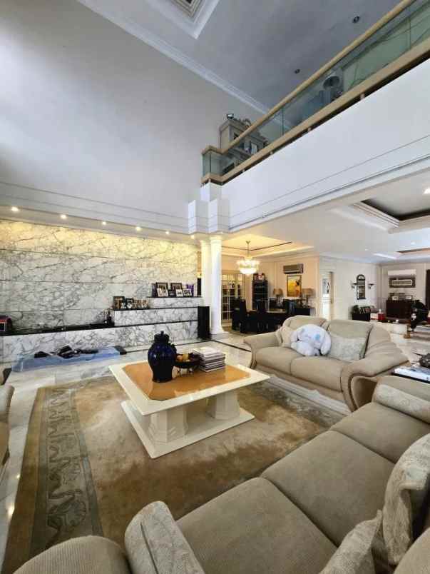 dijual rumah rumah di mega kuningan