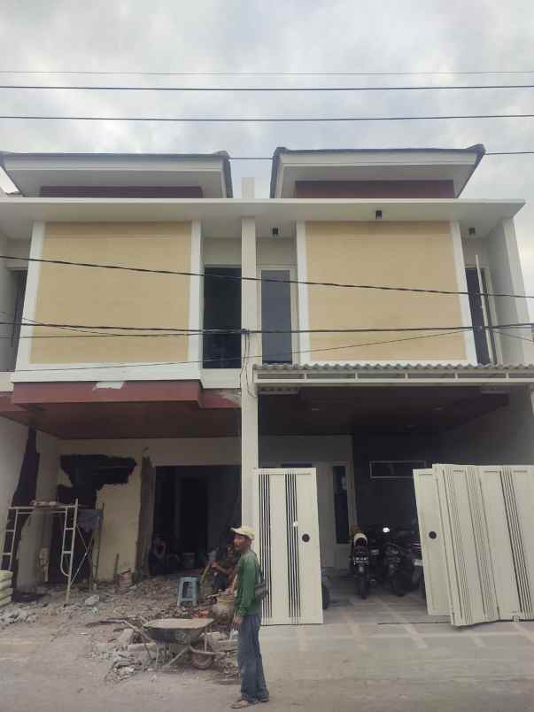 dijual rumah rungkut mapan barat