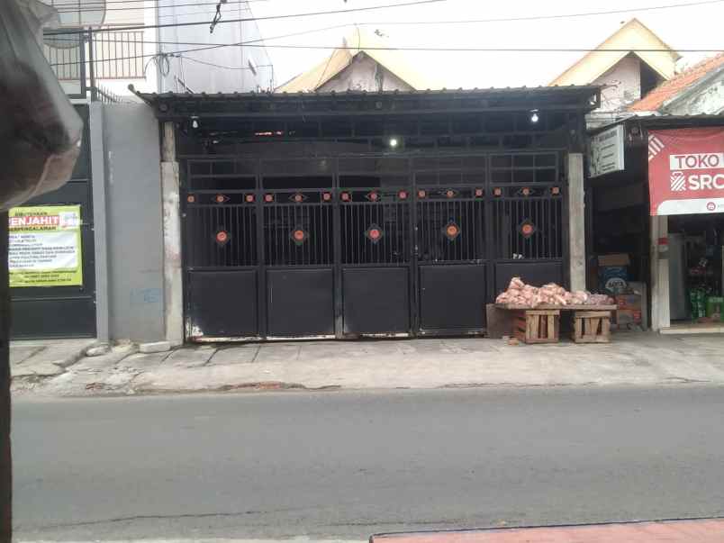 dijual rumah sambikerep