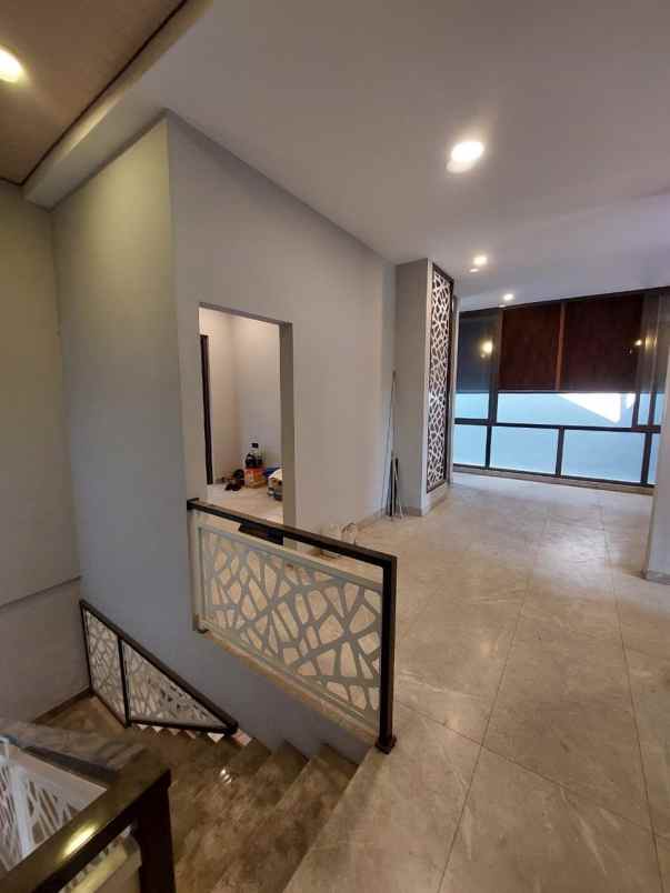 dijual rumah san antonio pakuwon city