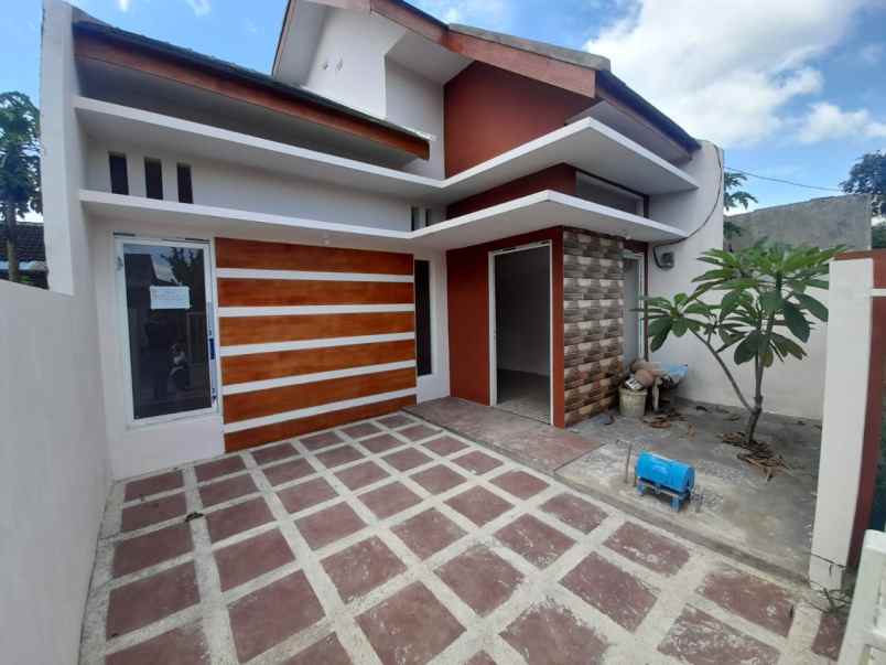 dijual rumah saptorenggo