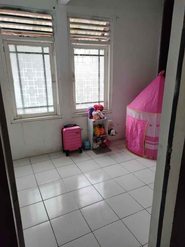 dijual rumah sariwangi