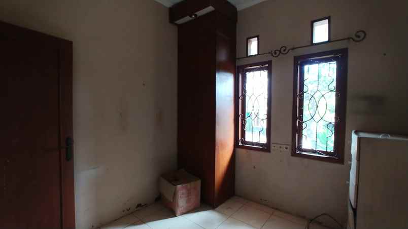 dijual rumah sariwangi