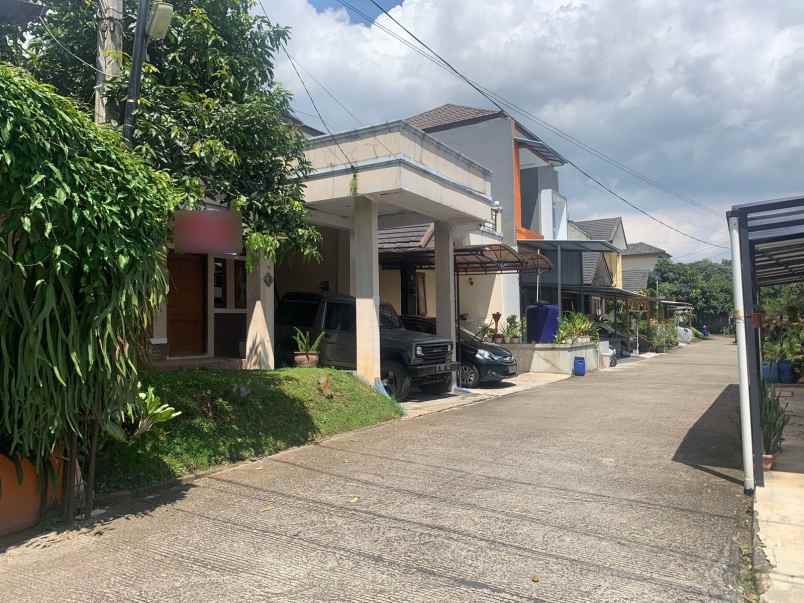 dijual rumah sariwangi