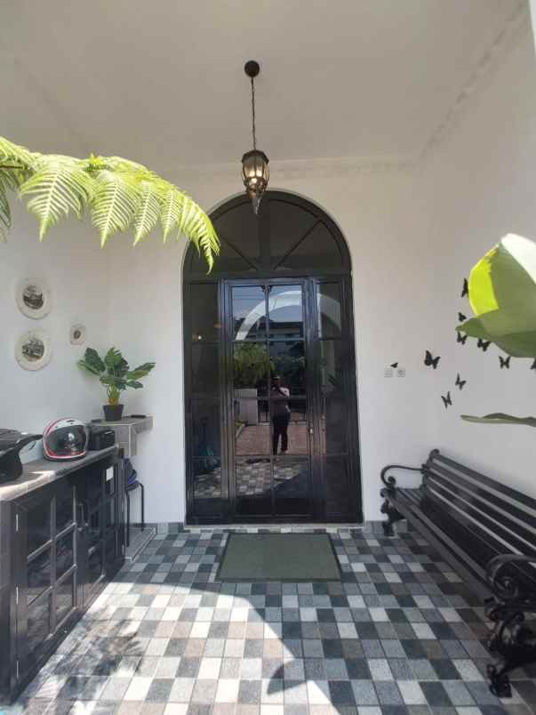 dijual rumah sariwangi