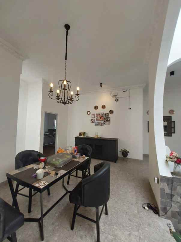 dijual rumah sariwangi