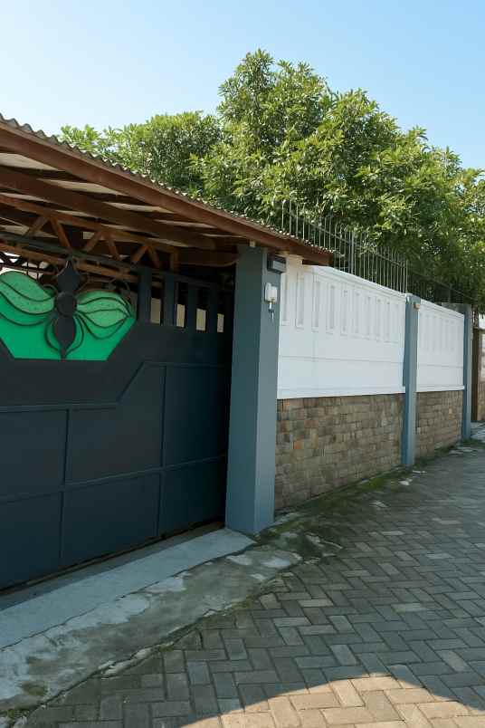 dijual rumah sawah lama ciputat