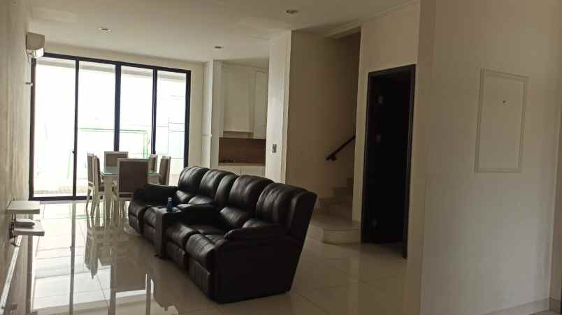 dijual rumah sedayu city