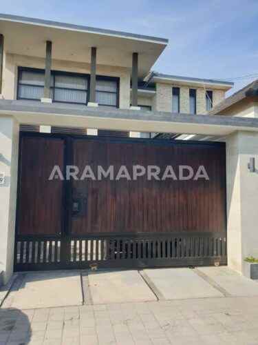 dijual rumah sekar tunjung