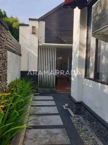 dijual rumah sekar tunjung