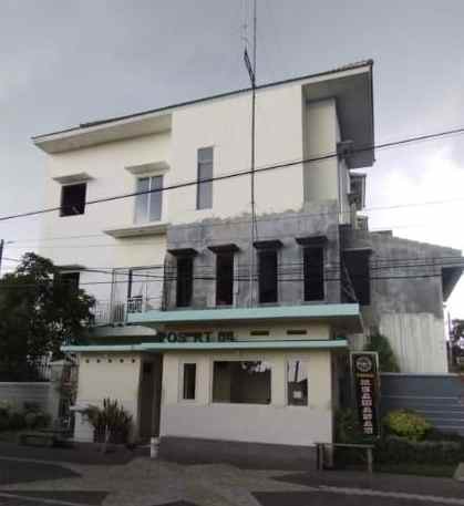 dijual rumah semolowaru selatan