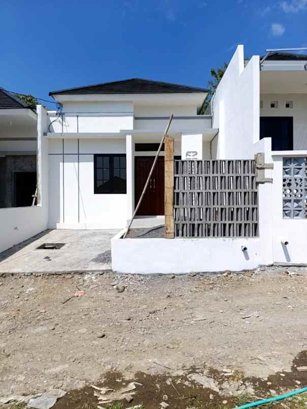 dijual rumah sendang sarj