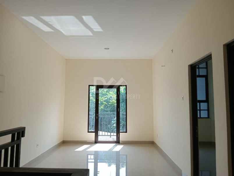 dijual rumah serpong park