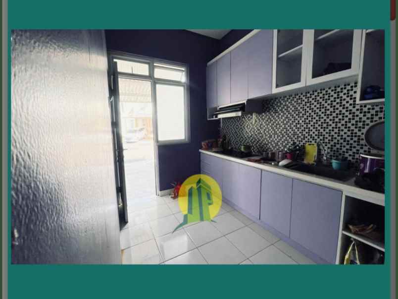 dijual rumah serua indah