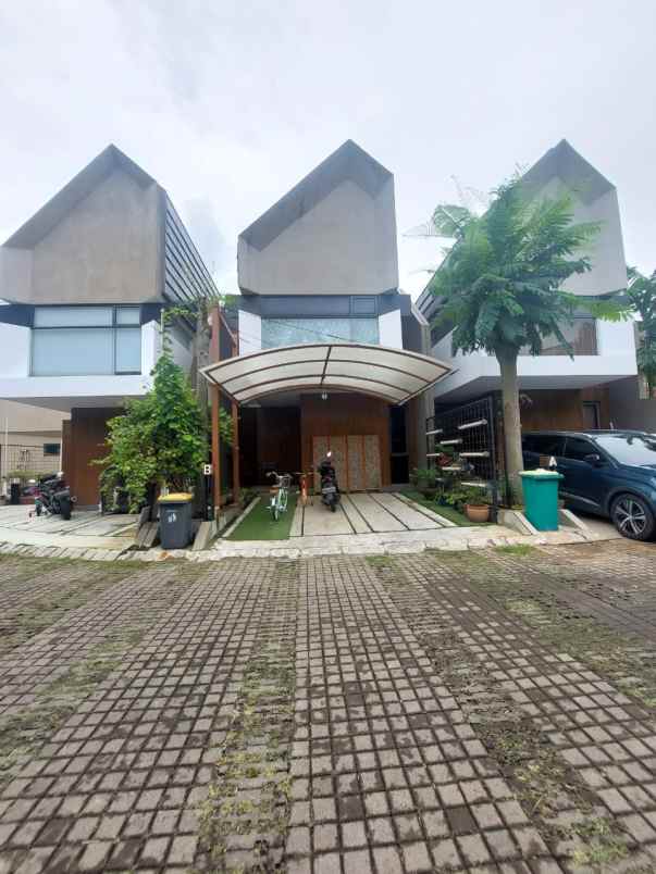 dijual rumah setu bambu apus cipayung