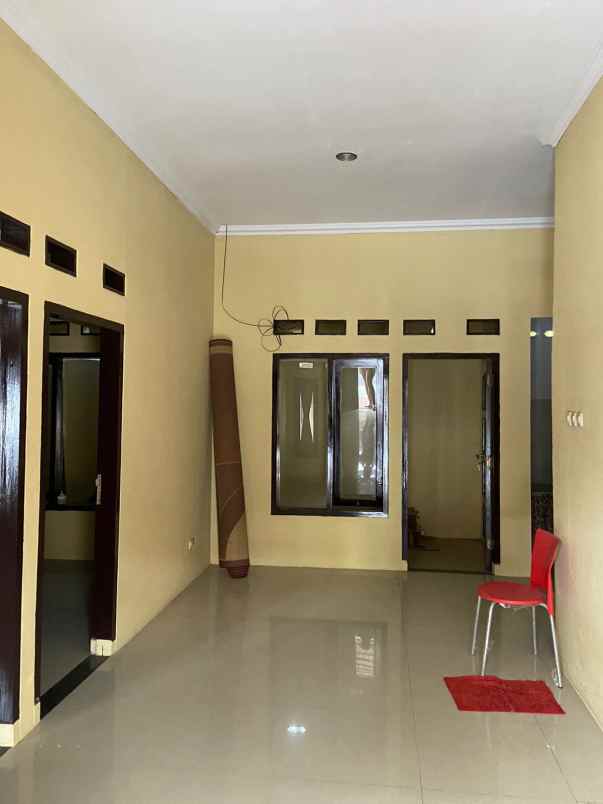 dijual rumah siap huni