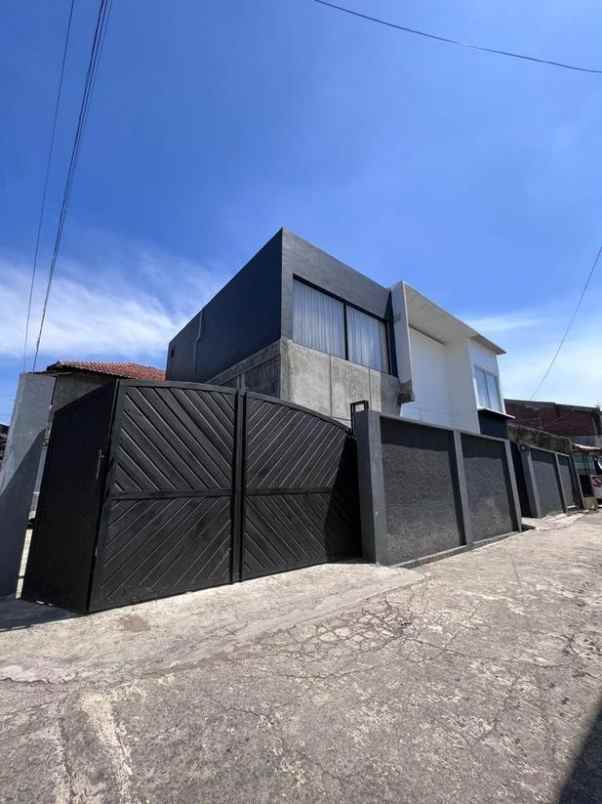 dijual rumah siap huni di cigondewah kota bandung