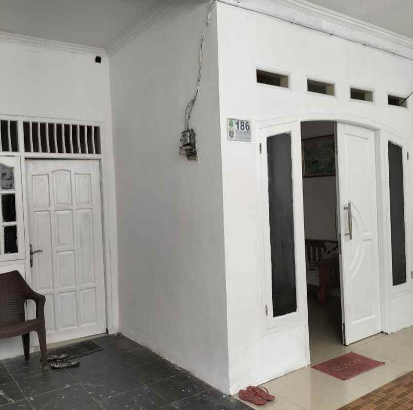 dijual rumah siap huni di depok