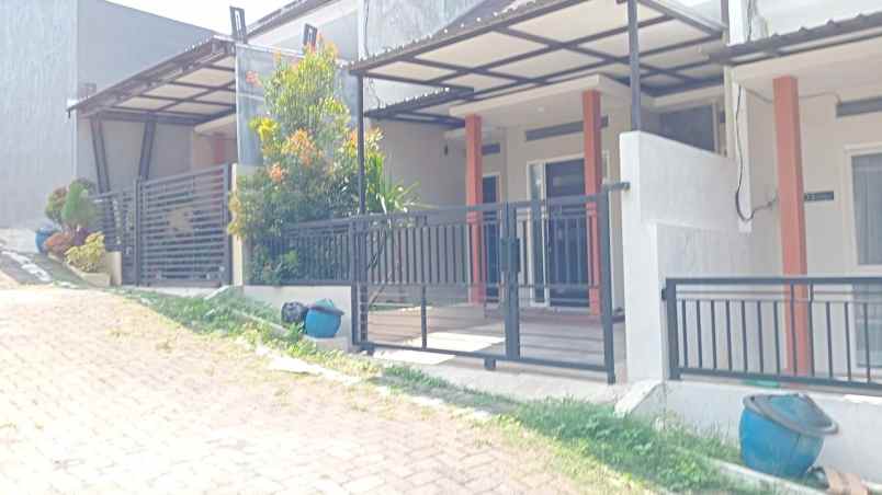 dijual rumah siap huni lokasi pandanlandung malang