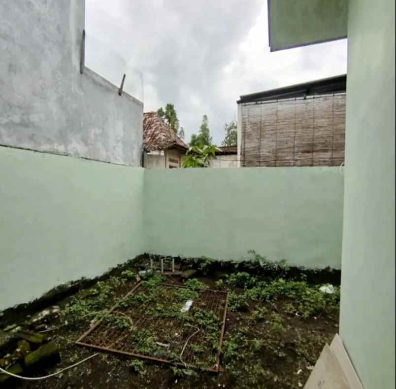 dijual rumah sidomoyo