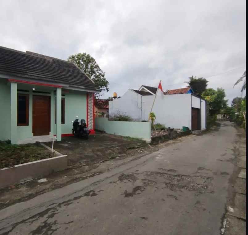 dijual rumah sidomoyo