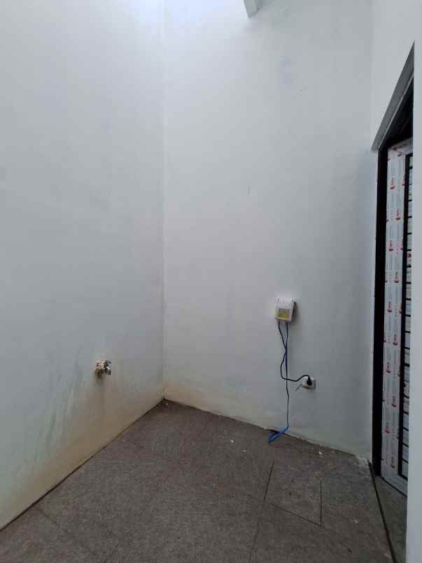 dijual rumah sip528