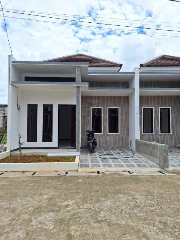 dijual rumah sip528