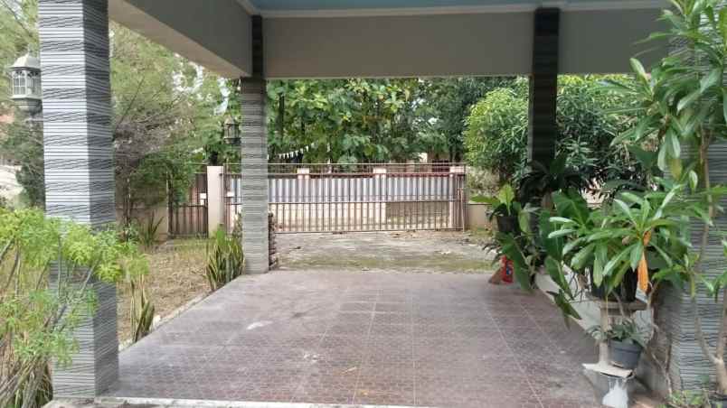 dijual rumah strategis