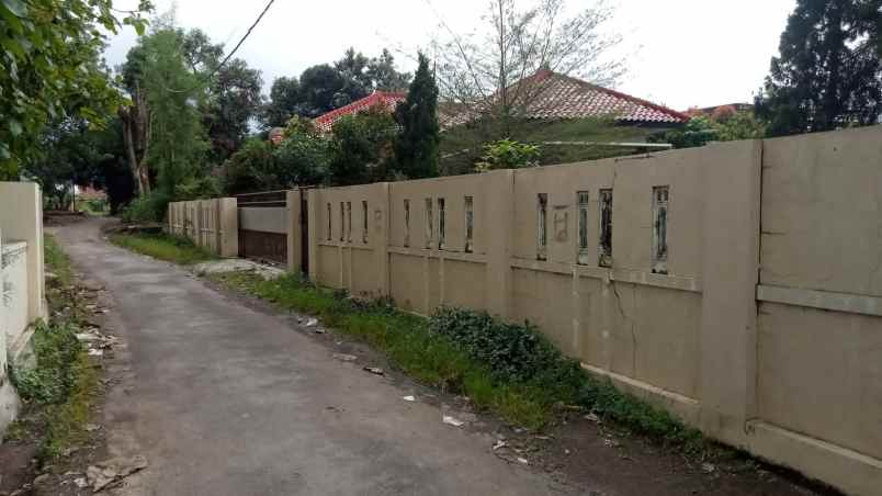 dijual rumah strategis