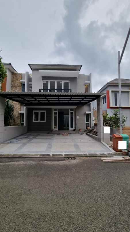 dijual rumah summarecon bekasi cluster palm