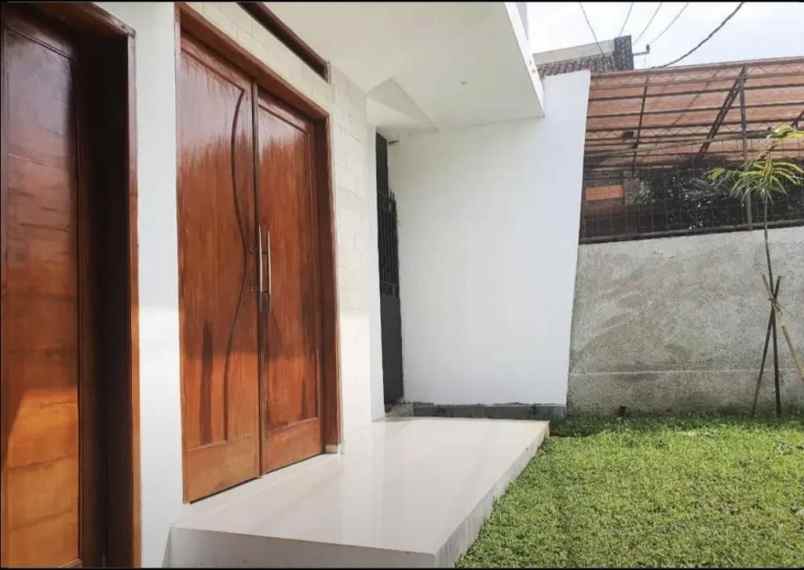 dijual rumah sunrise hill residence