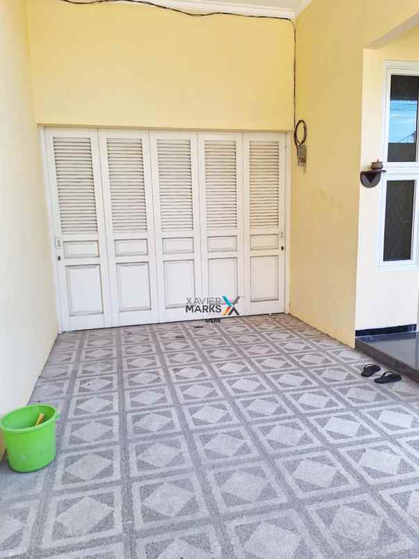 dijual rumah sutorejo