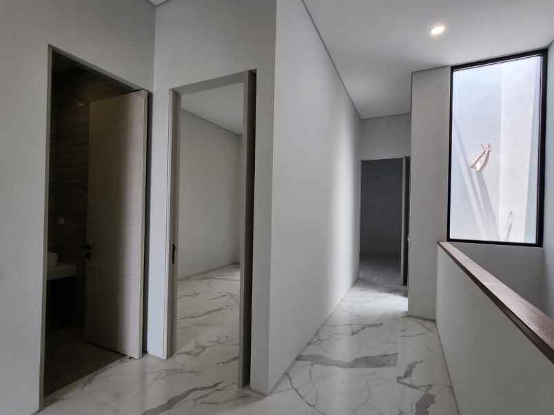 dijual rumah sutorejo prima indah