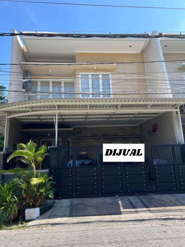 dijual rumah sutorejo utara