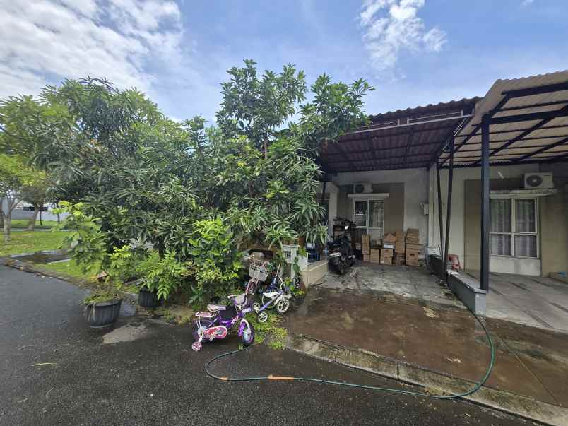 dijual rumah suvarna sutera cikupa