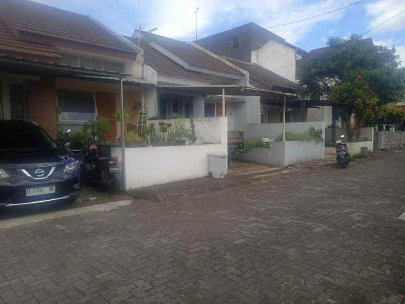 dijual rumah sweet antapani residence