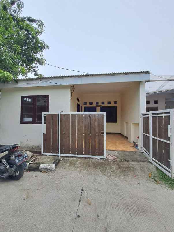 dijual rumah taman alamanda karang